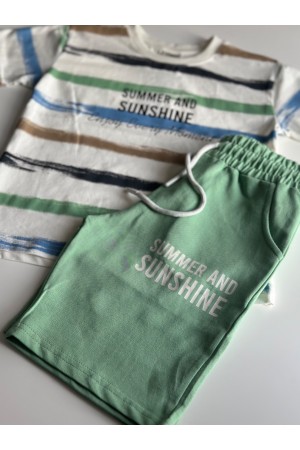 Çizgili şortlu takım 