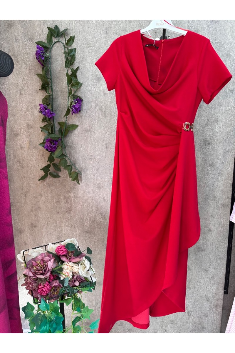 B-kırmızı elbise 