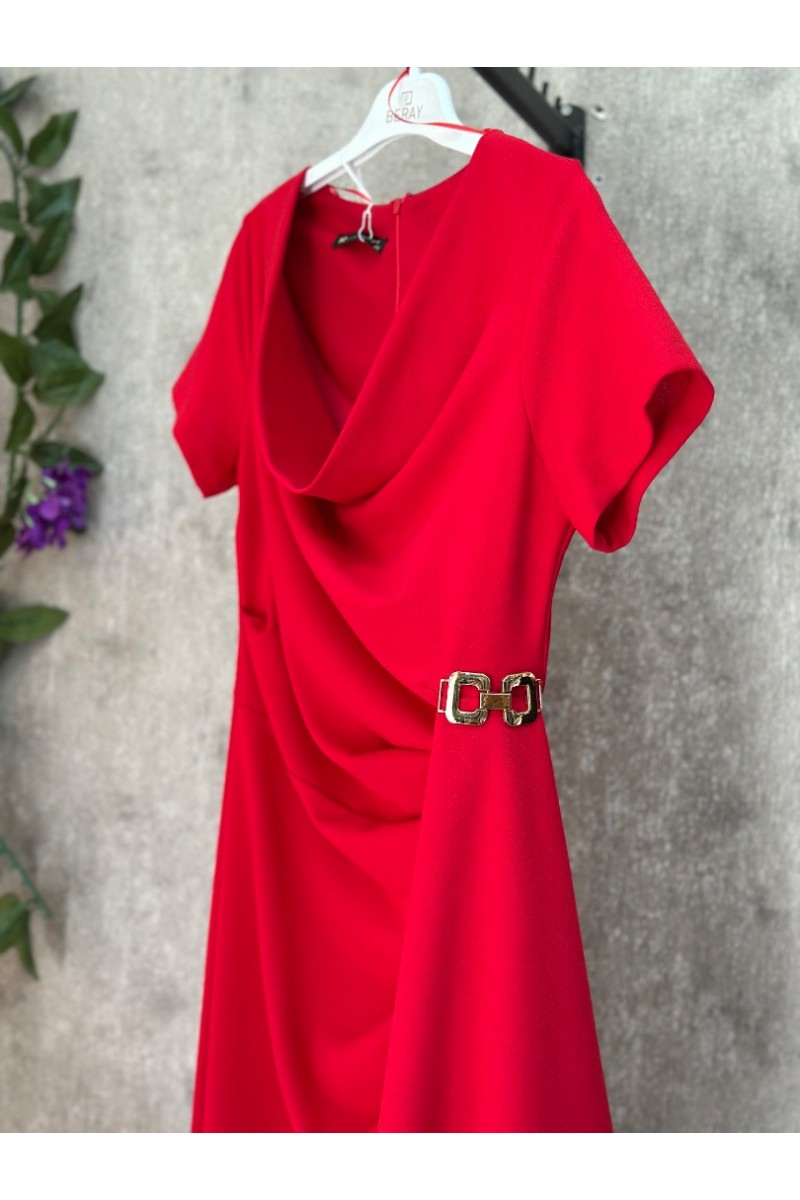 B-kırmızı elbise 