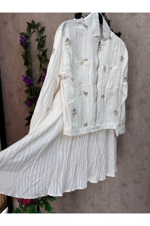 B-etekli beyaz  takım 