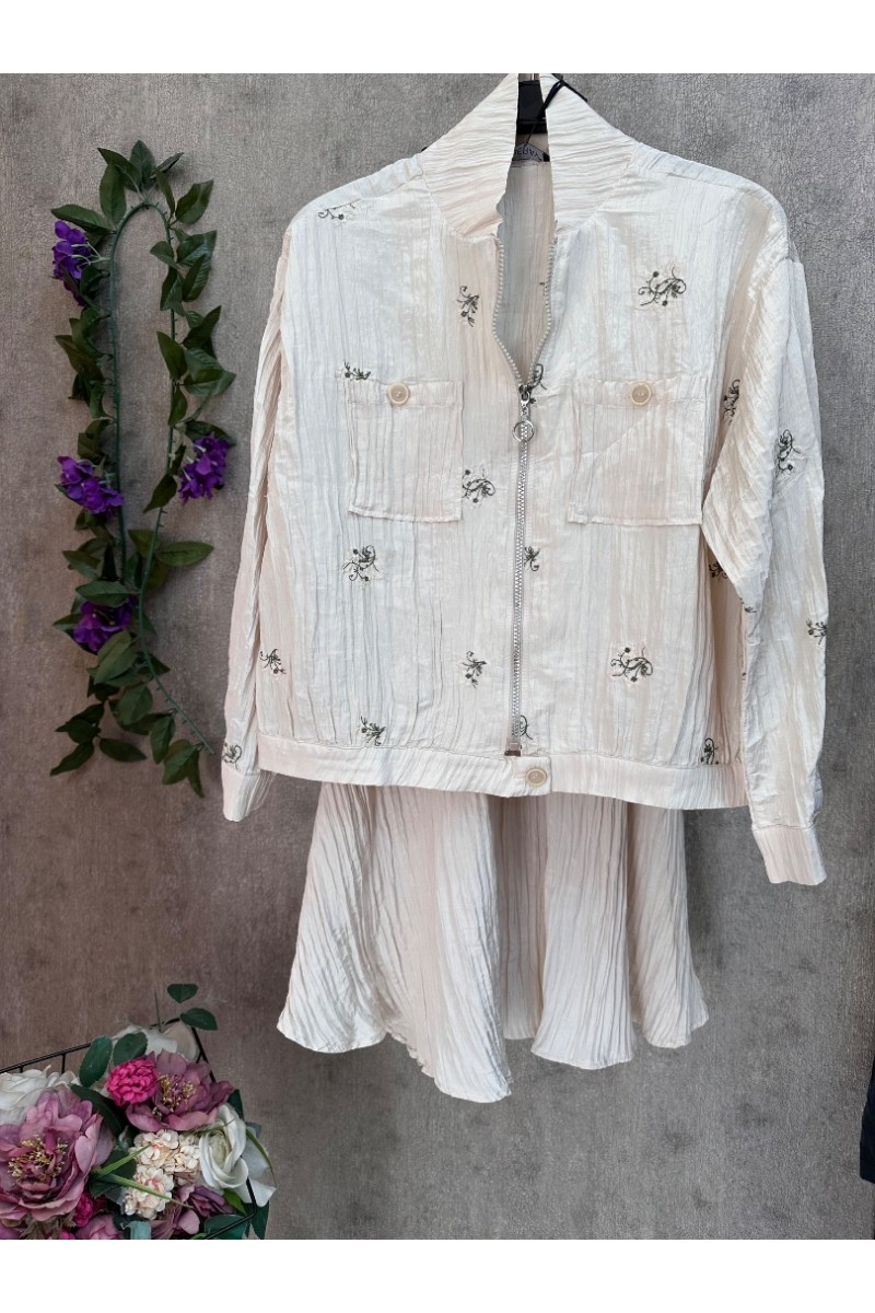 B-etekli takım bej rengi 