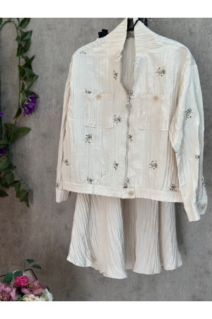 B-etekli takım bej rengi 